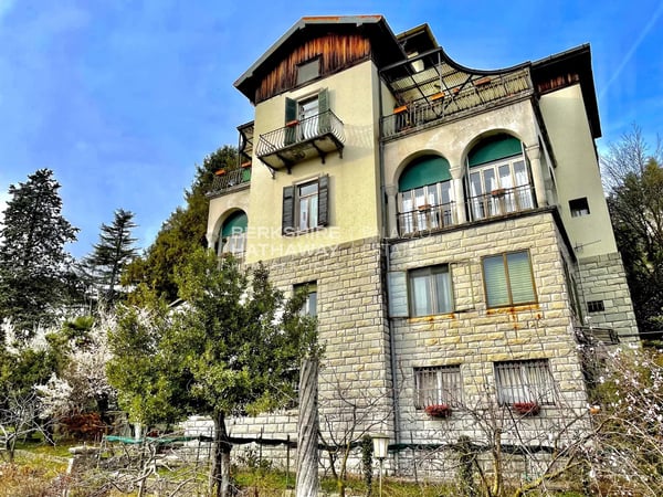 Villa in San Fedele Superiore - view 1
