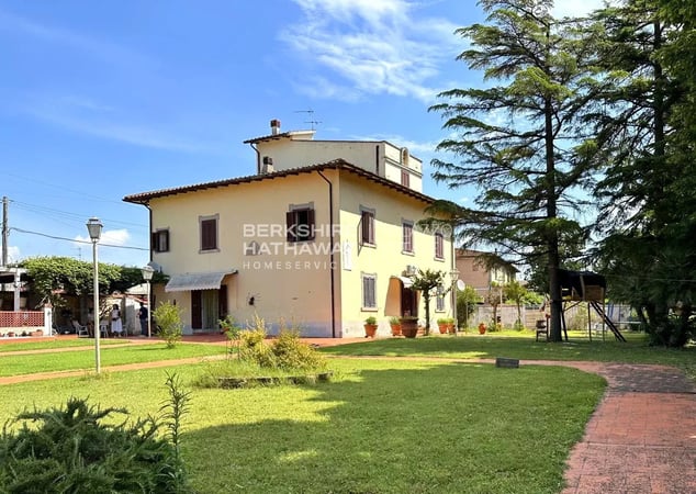 Villa in Santa Colomba - view 1