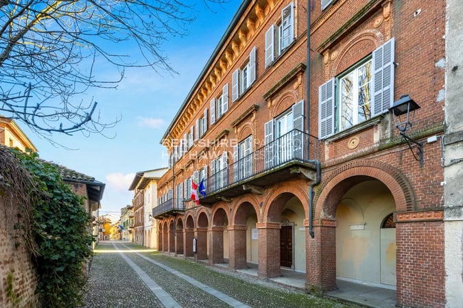 Villa in Poirino - view 1