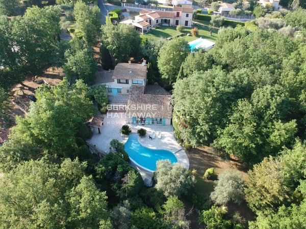 Villa in Chateauneuf-Grasse - view 1