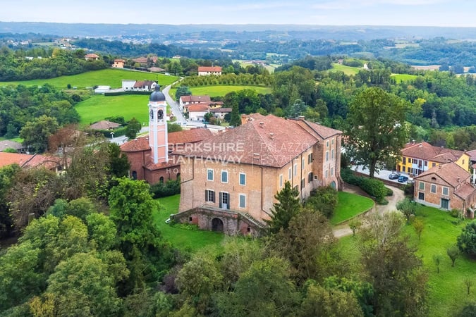House in Roatto - view 1