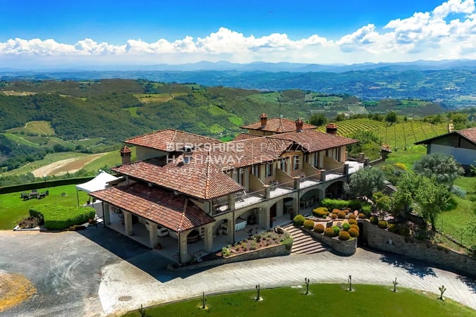 House in Montabone - view 1