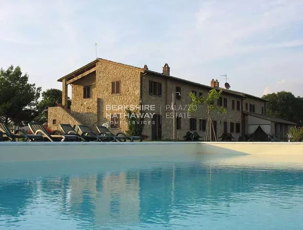 Villa in Volterra - view 1