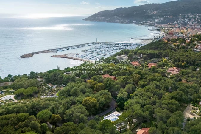 Villa in Andora - view 1