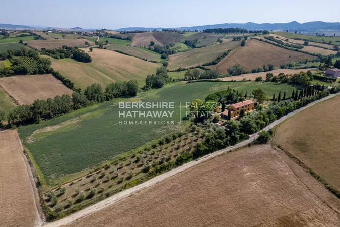 Villa in Orciano Pisano - view 1