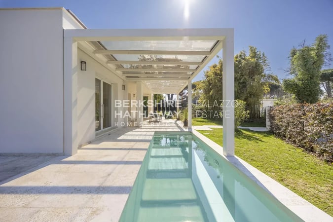 Villa in Forte dei Marmi - view 1