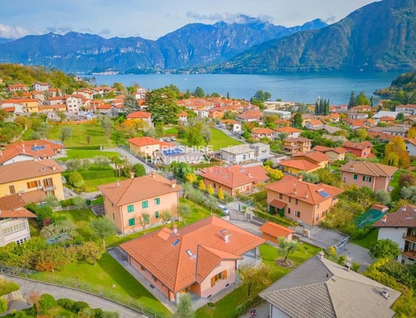 Villa in Tremezzina - view 1
