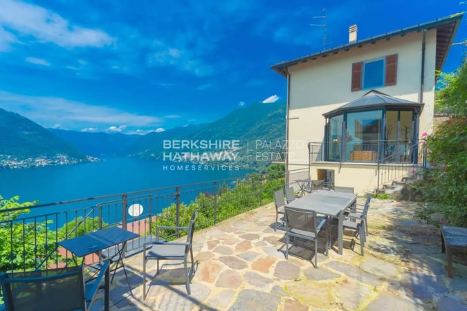 Villa in Riva - view 1