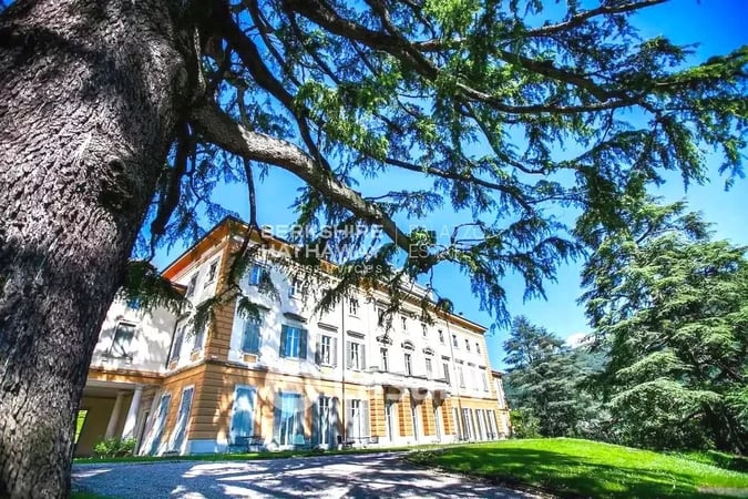 Apartment in Como - view 1