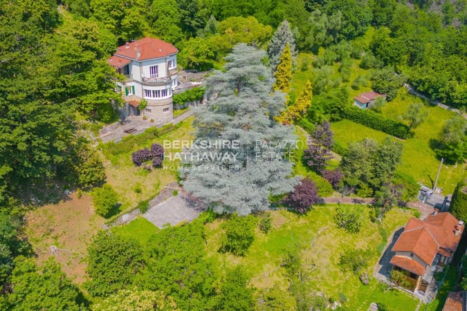 Villa in Bellagio - view 1