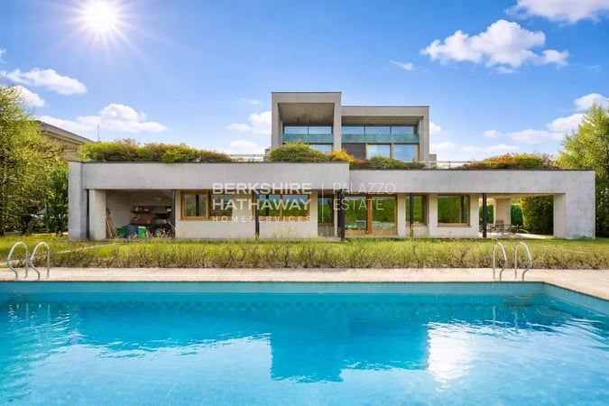 Villa in Lipomo - view 1