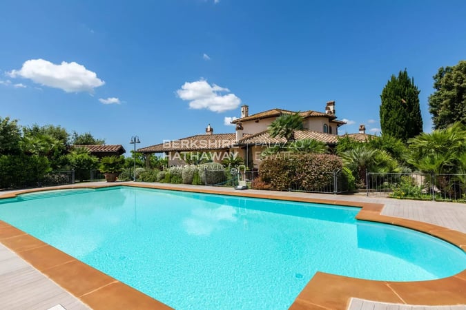 Villa in Cerveteri - view 1