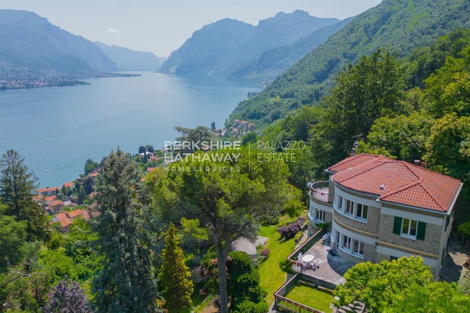 Villa in Bellagio - view 1