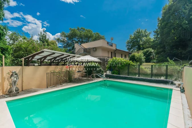 Villa in Pianello del Lario - view 1