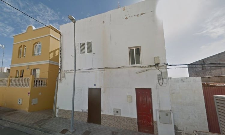 House in Tetir - view 1