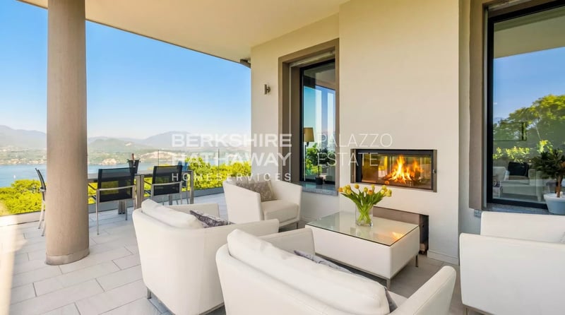 Villa in Stropino - view 1