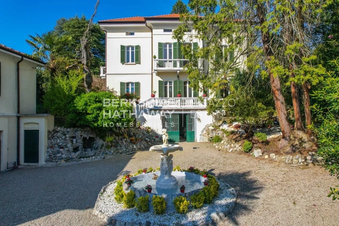 Villa in Castelletto sopra Ticino - view 1
