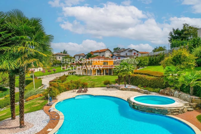 Villa in Roasio - view 1