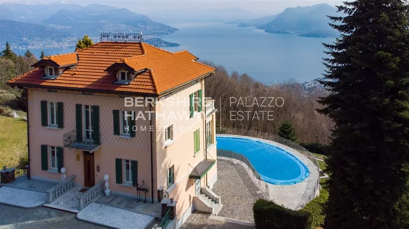 Villa in Campino - view 1