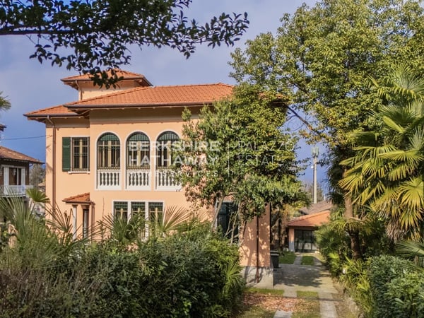 Villa in Stresa - view 1