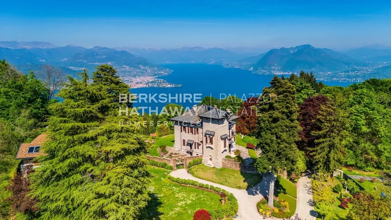 Villa in Stresa - view 1