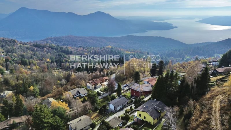Villa in Verbano Cusio Ossola - view 1