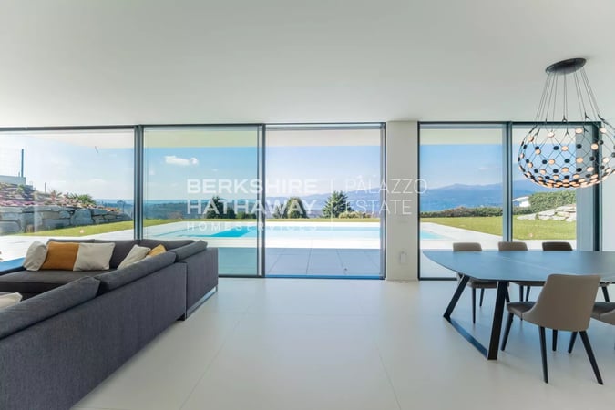 Villa in Besozzo - view 1