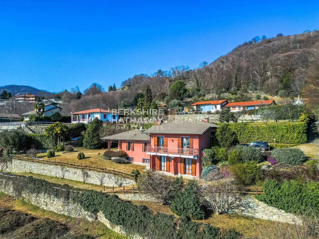 Villa in Lesa