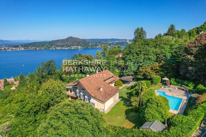 Villa in Meina - view 1