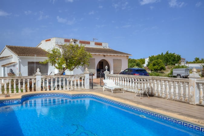 Villa in Canor - view 1