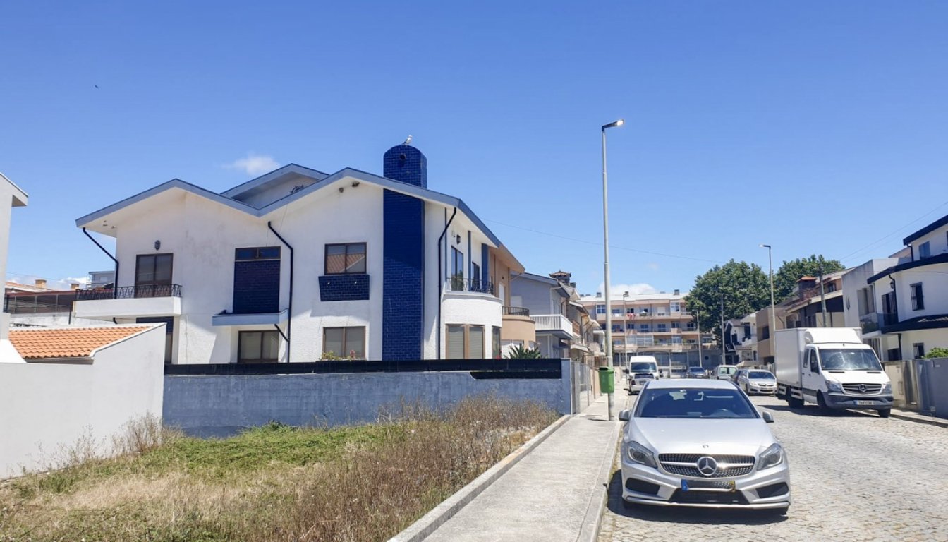 House in Vila do Conde - Image 2