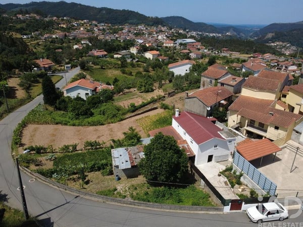 House in Lorvao - view 1