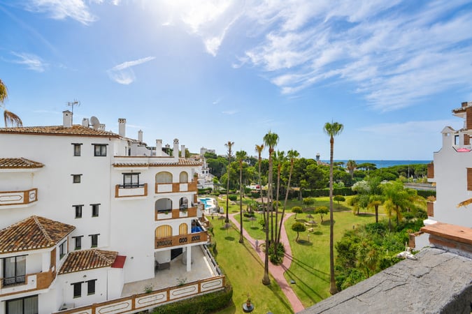 Apartment in Sitio de Calahonda - view 1