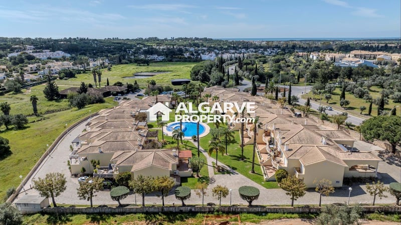 Villa in Quarteira - view 1