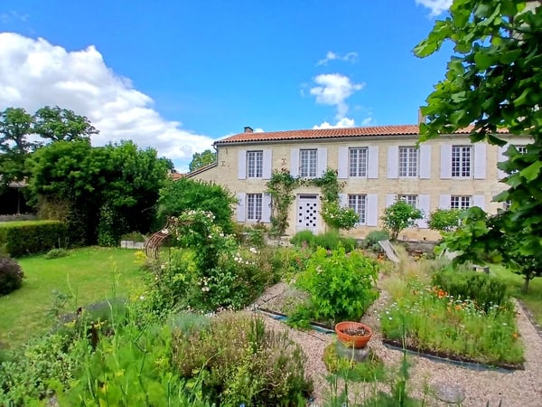 House in Beauvais-sur-Matha - view 1