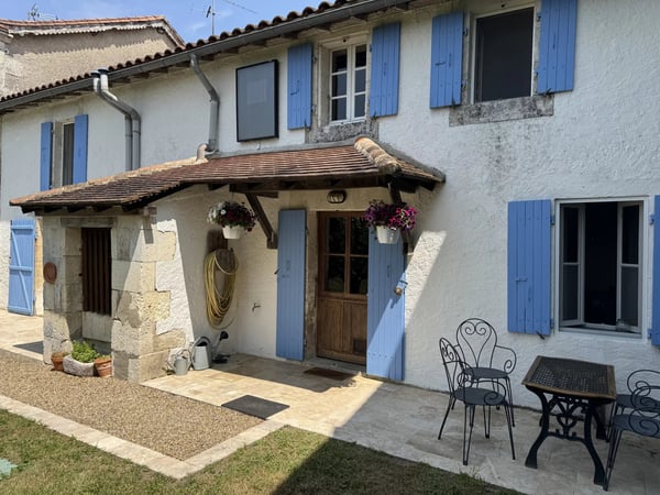 House in Bertric-Buree - view 1