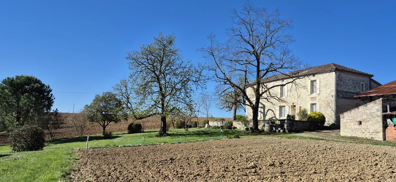 House in La Sauvetat-de-Saveres - view 1