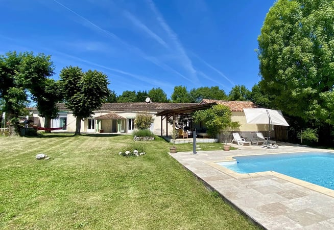 House in Monflanquin - view 1