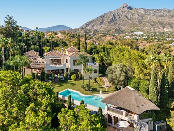 Villa in Marbella - view 1