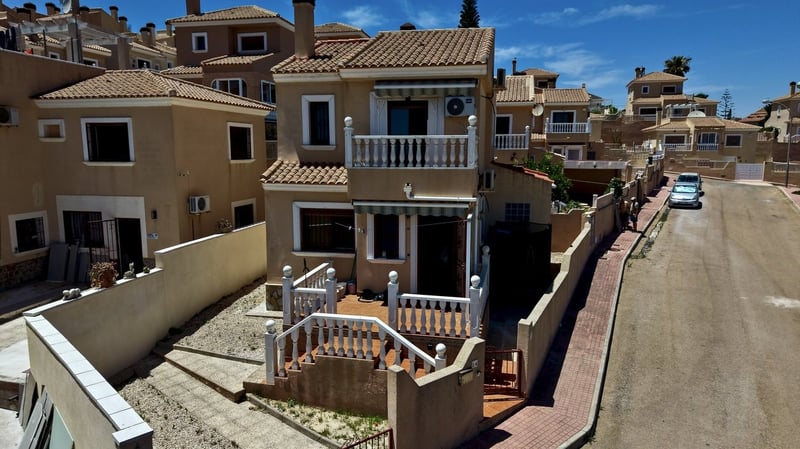 Villa in San Miguel de Salinas - view 1