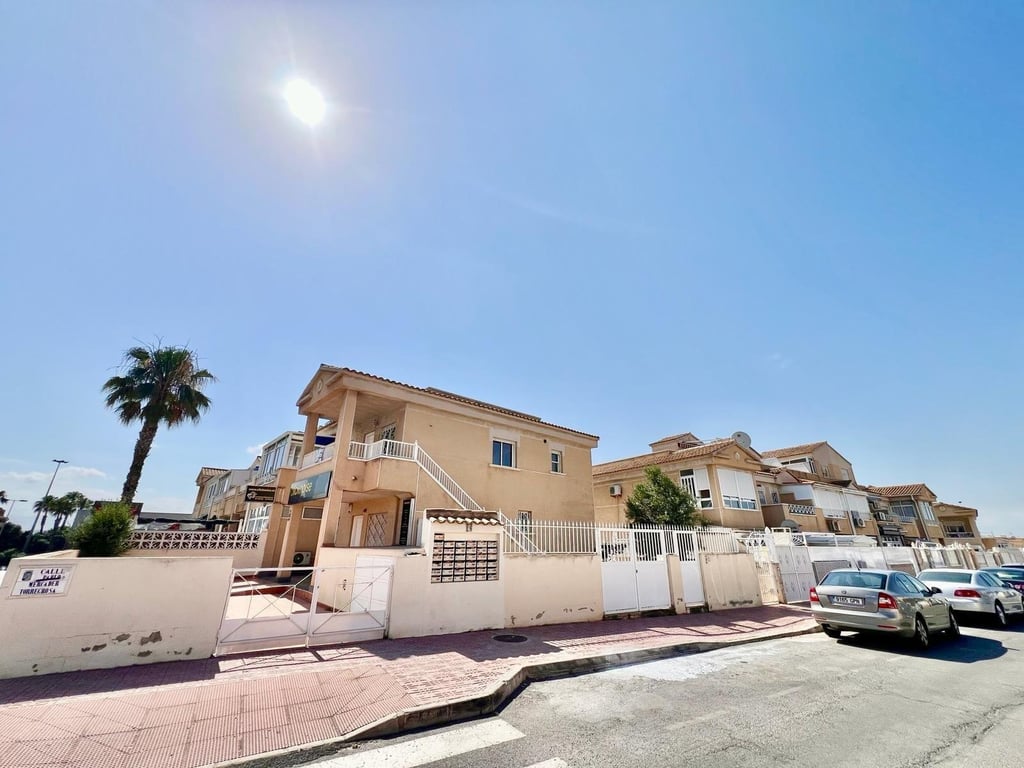 House in Torrevieja - Image 2