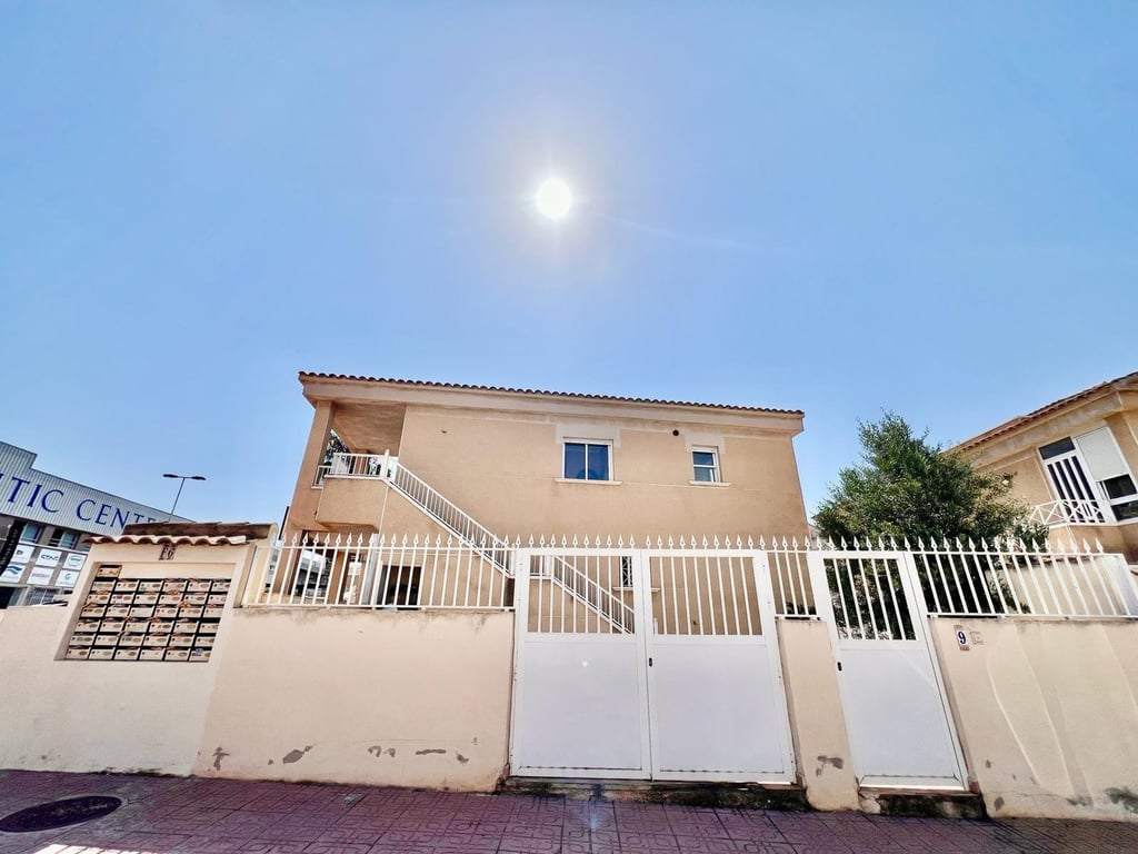 House in Torrevieja - Image 3
