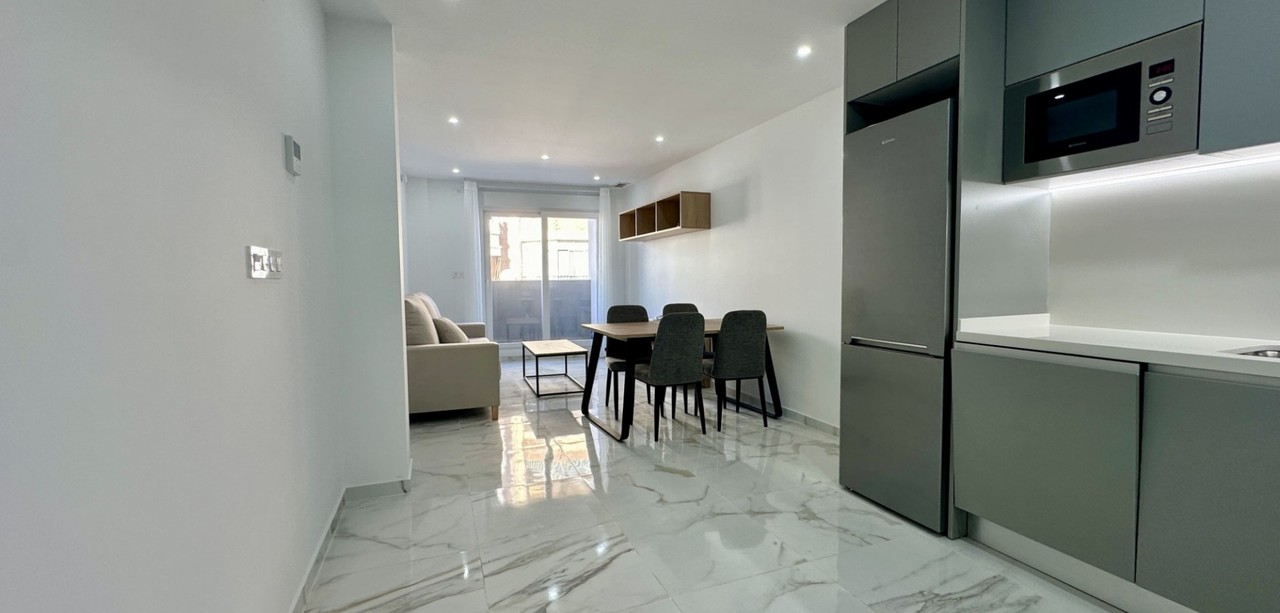 Apartment in Torrevieja - Image 2