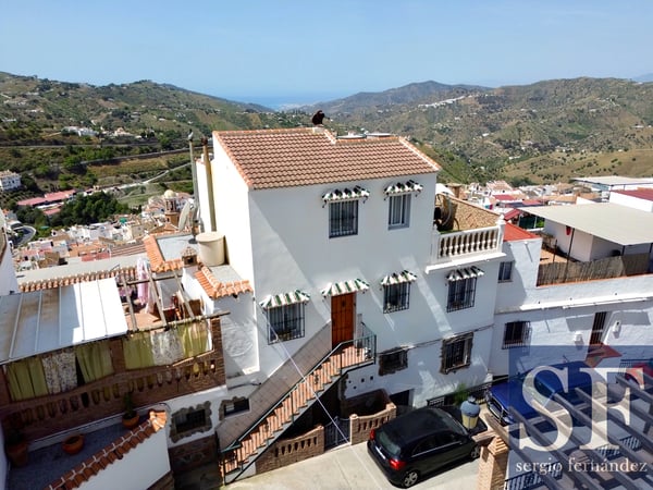 House in Competa - view 1