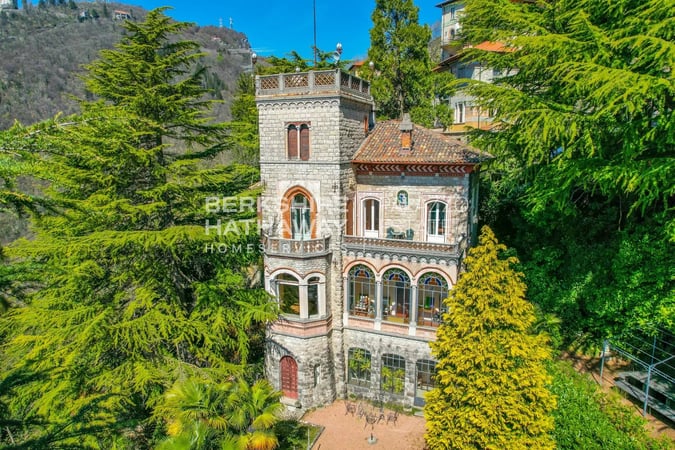 Villa in Rasa di Velate - view 1