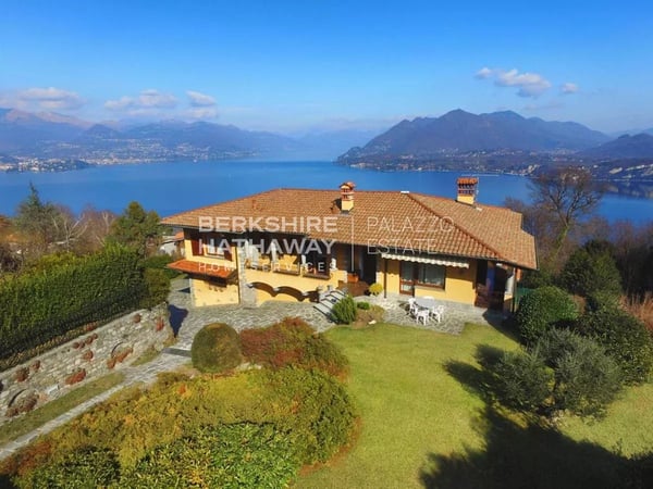 Villa in Stresa - view 1