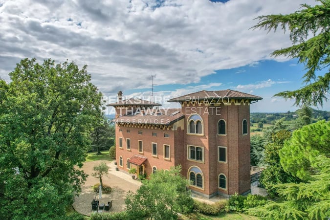 Villa in Valle San Bartolomeo - view 1