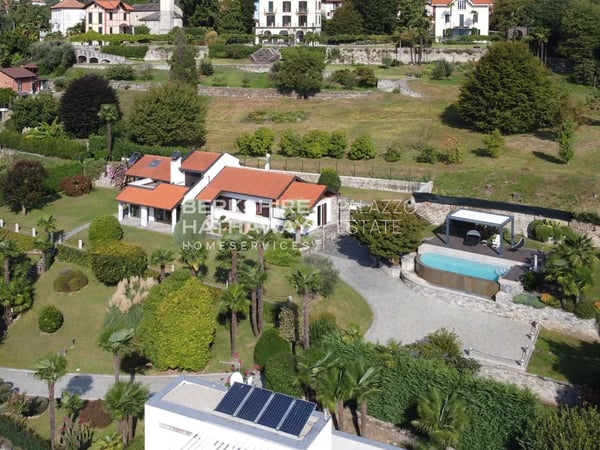 Villa in Verbania - view 1