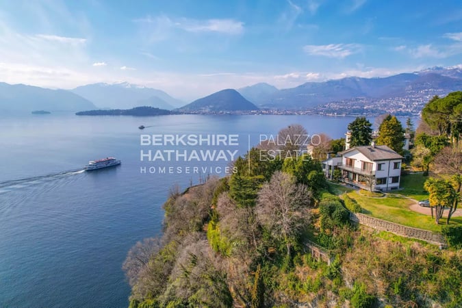 Villa in Laveno-Mombello - view 1