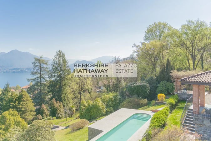 Villa in Stresa - view 1